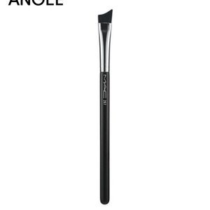 MAC 267 Curved Angle Brush